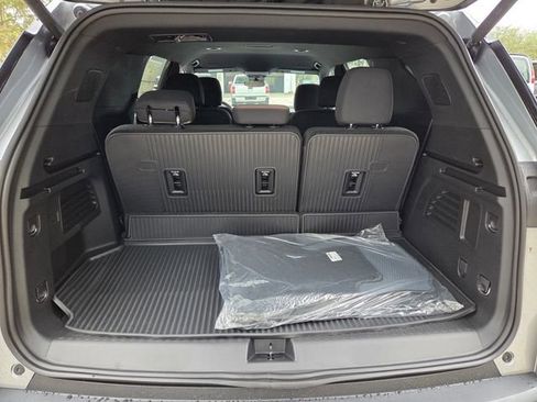 New 2026 Chevrolet Traverse LT w/ LPO, Floor Liner Package image 23