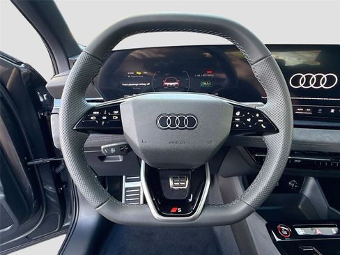 New 2025 Audi SQ6 e-tron Premium Plus AWD/4WD image 11