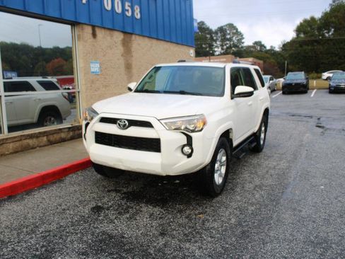 Used 2019 Toyota 4Runner SR5 image 3