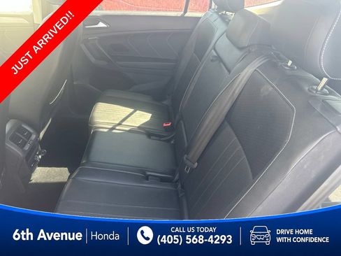 Used 2024 Volkswagen Tiguan SE FWD image 3