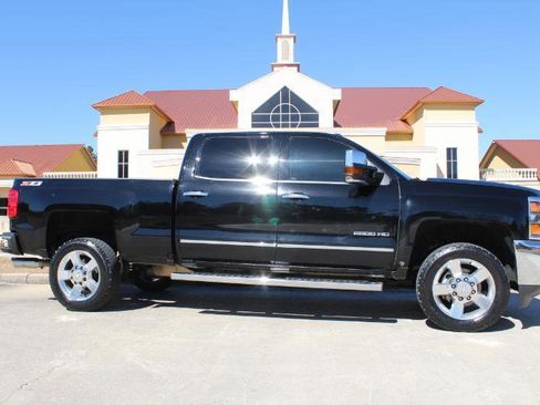 Used 2017 Chevrolet Silverado 2500 LTZ w/ Vortec Plus Package image 3