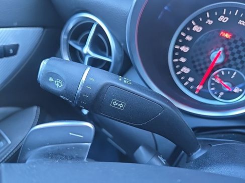 Used 2020 Mercedes-Benz SLC 300 image 52