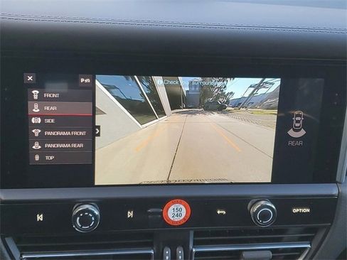 Used 2025 Porsche Macan image 23