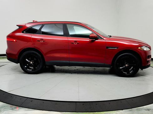 Used 2017 Jaguar F-PACE Premium image 4