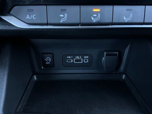 Used 2025 Nissan Sentra SV image 24