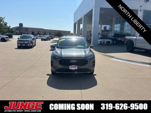 Certified 2025 Ford Escape Platinum AWD/4WD image 2