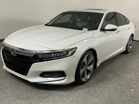 Used 2019 Honda Accord Touring image 7
