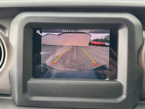 Used 2023 Jeep Gladiator Sport image 26