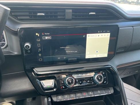 Used 2024 GMC Sierra 2500 AT4 w/ AT4 Preferred Package AWD/4WD image 12