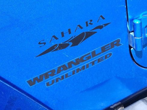 Used 2015 Jeep Wrangler Unlimited Sahara AWD/4WD image 15