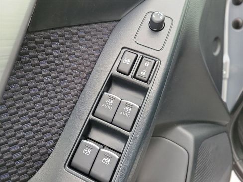 Used 2018 Subaru Forester 2.5i Premium w/ All-Weather Package image 16