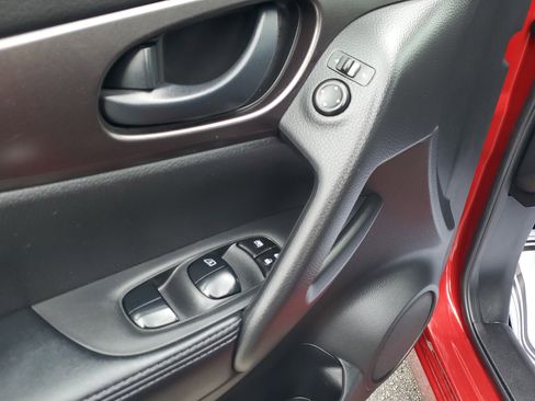 Used 2019 Nissan Rogue Sport S w/ Appearance Package image 17