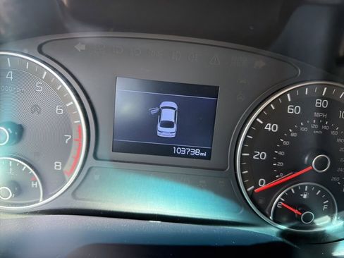 Used 2020 Kia Optima LX image 3