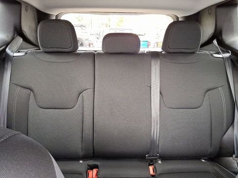 Certified 2023 Jeep Renegade Altitude image 20