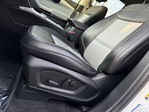 Certified 2023 Ford Explorer XLT w/ Equipment Group 202A image 8