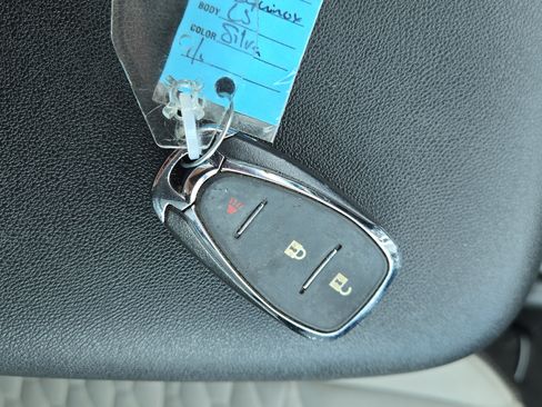 Used 2021 Chevrolet Equinox LS w/ LS Convenience Package FWD image 31