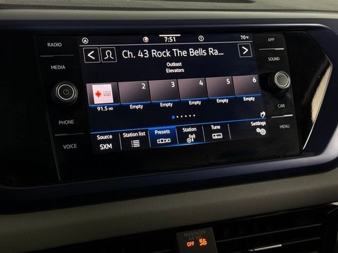 Used 2022 Volkswagen Taos SE image 17