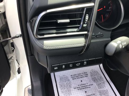 Used 2024 Toyota Camry FWD image 17