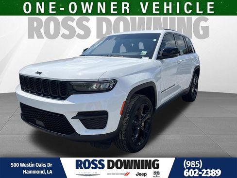 Used 2025 Jeep Grand Cherokee Altitude RWD image 1
