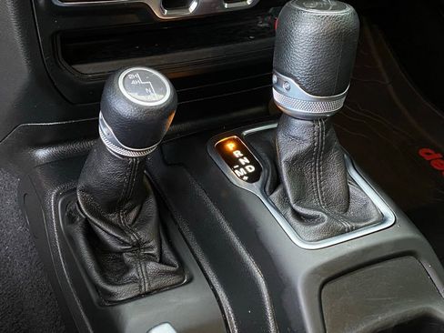 Used 2021 Jeep Wrangler Unlimited Sport image 21