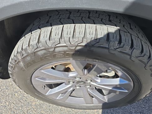 Used 2021 Ford Explorer XLT w/ Equipment Group 202A image 11