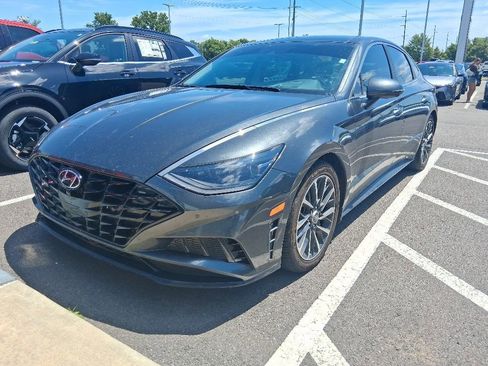 Used 2021 Hyundai Sonata Limited FWD image 2