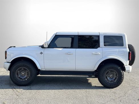 New 2025 Ford Bronco Outer Banks w/ Sasquatch Package image 24