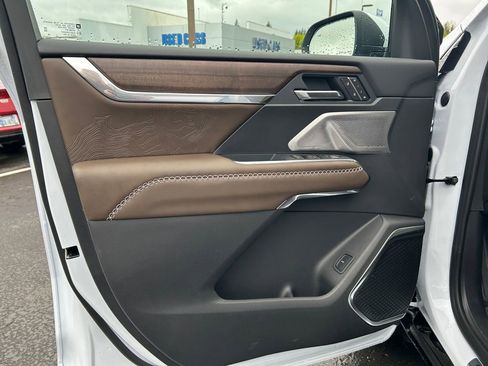New 2026 GMC Acadia Denali Ultimate AWD/4WD image 20