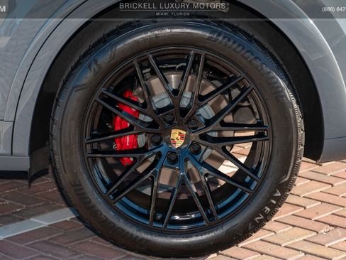 Used 2024 Porsche Cayenne S image 47