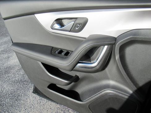 New 2025 Chevrolet Blazer LT image 24