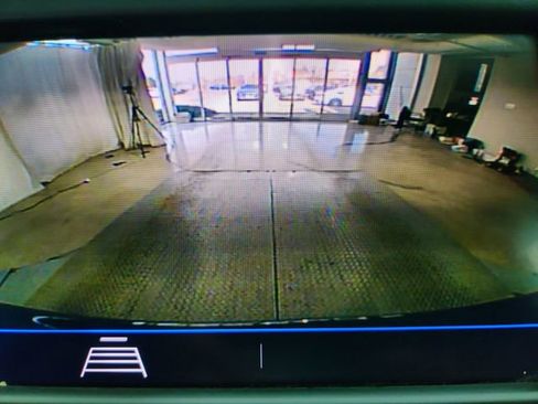 Used 2021 Chevrolet Equinox LS AWD/4WD image 13