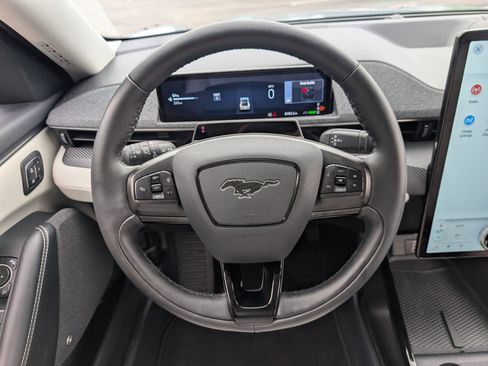 Used 2025 Ford Mustang Mach-E Premium RWD image 23