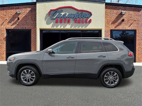 Used 2019 Jeep Cherokee Latitude Plus w/ Cold Weather Group image 8