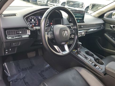 Used 2022 Honda Civic Touring image 9
