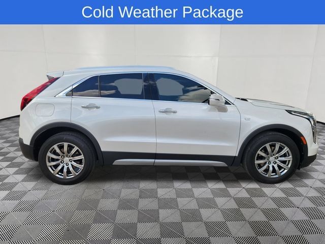 Used 2022 Cadillac XT4 Premium Luxury w/ Cold Weather Package FWD image 4