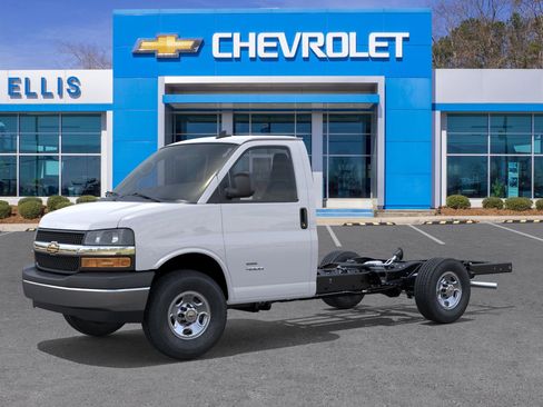 New 2025 Chevrolet Express 3500 w/ Power Convenience Package image 18