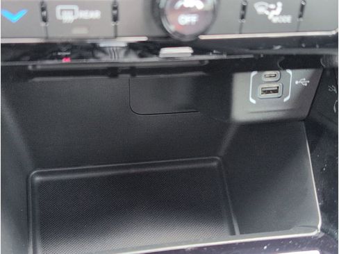 New 2026 Jeep Compass Latitude image 17