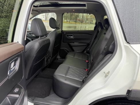 Used 2023 Nissan Rogue Platinum w/ Platinum Premium Package image 21