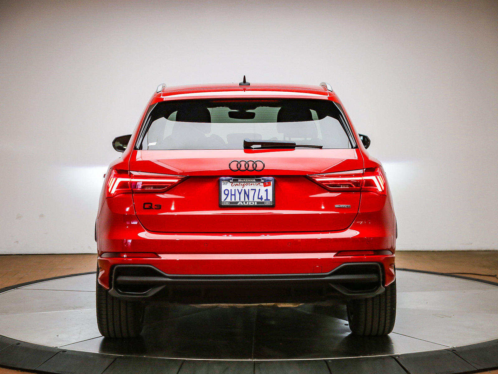 Certified 2023 Audi Q3 2.0T Premium w/ Black Optic Sport Package AWD/4WD image 6