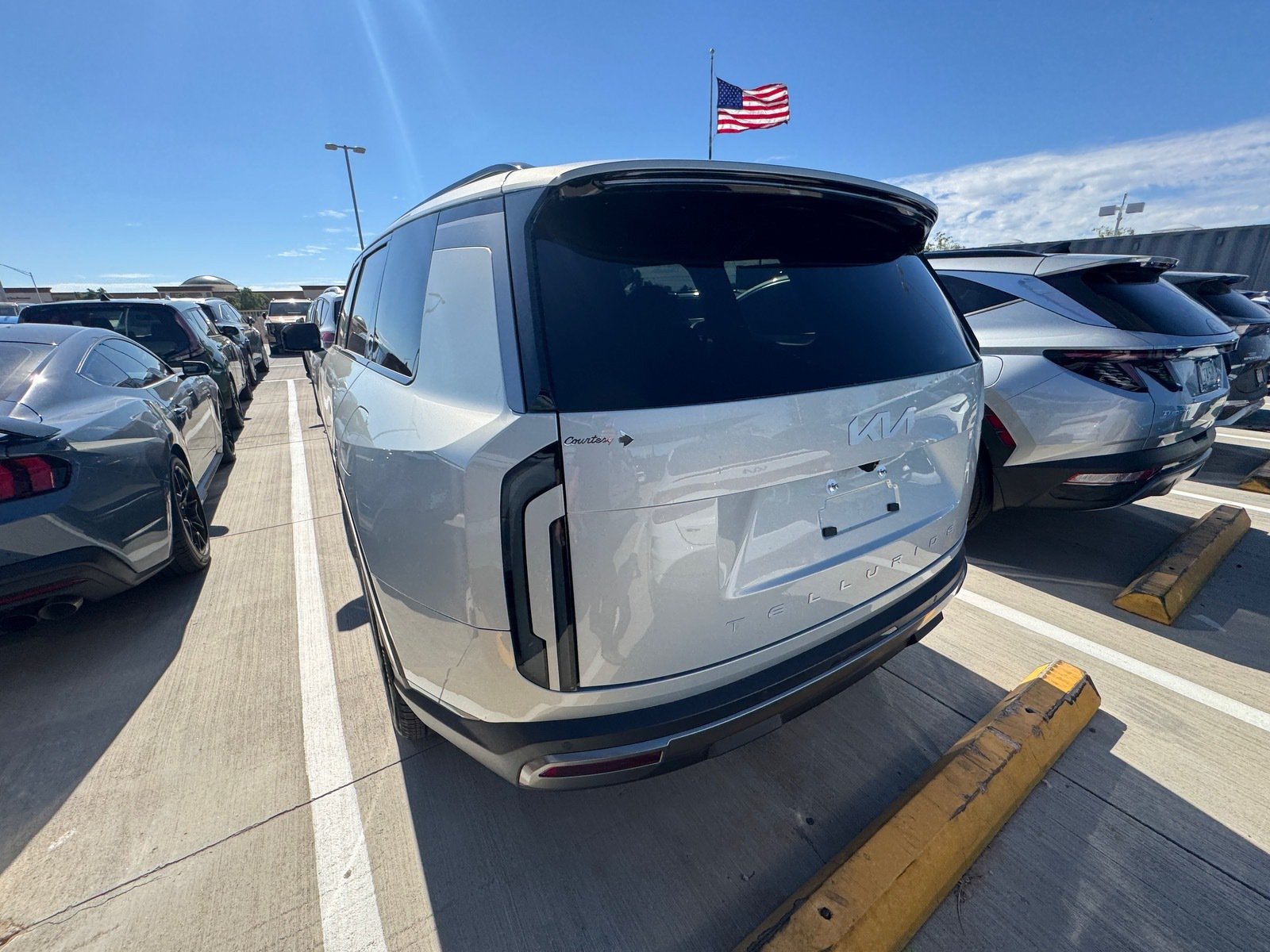 Certified 2027 Kia Telluride S w/ Towing Package AWD/4WD image 3