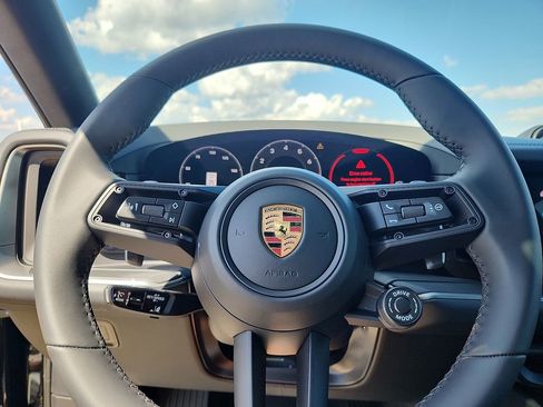 New 2026 Porsche Cayenne S image 17