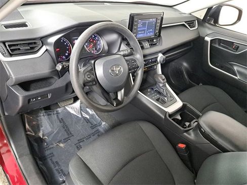 Used 2020 Toyota RAV4 LE image 18