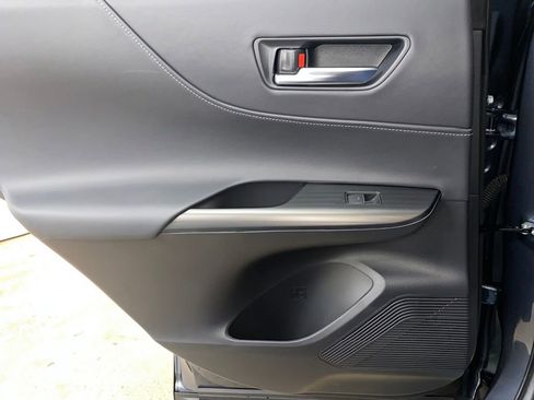 Used 2024 Toyota Venza Limited image 24