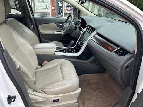 Used 2011 Ford Edge Limited w/ 302A Rapid Spec Order Code FWD image 11