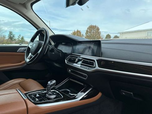 Used 2021 BMW X7 xDrive40i w/ Executive Package image 27