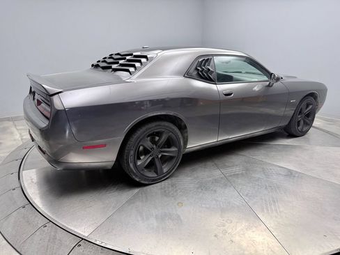 Used 2018 Dodge Challenger R/T RWD image 5