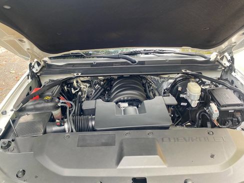 Used 2018 Chevrolet Suburban LT image 65