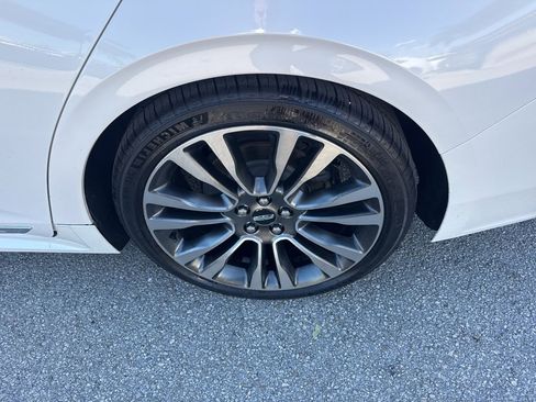 Used 2019 Lincoln Continental Reserve image 10