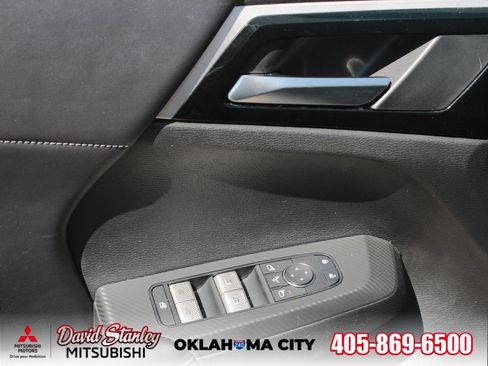 Used 2023 Mitsubishi Outlander SE image 14