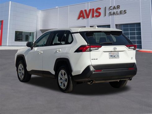 Used 2024 Toyota RAV4 LE image 9
